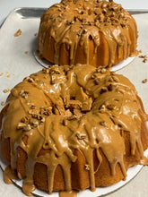 Load image into Gallery viewer, Praline Cake